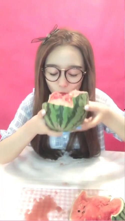 反差妹最新吃瓜,笑料百出引网友热议