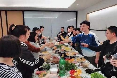 在澳洲吃龙虾在网上吃瓜,网络热议背后的故事